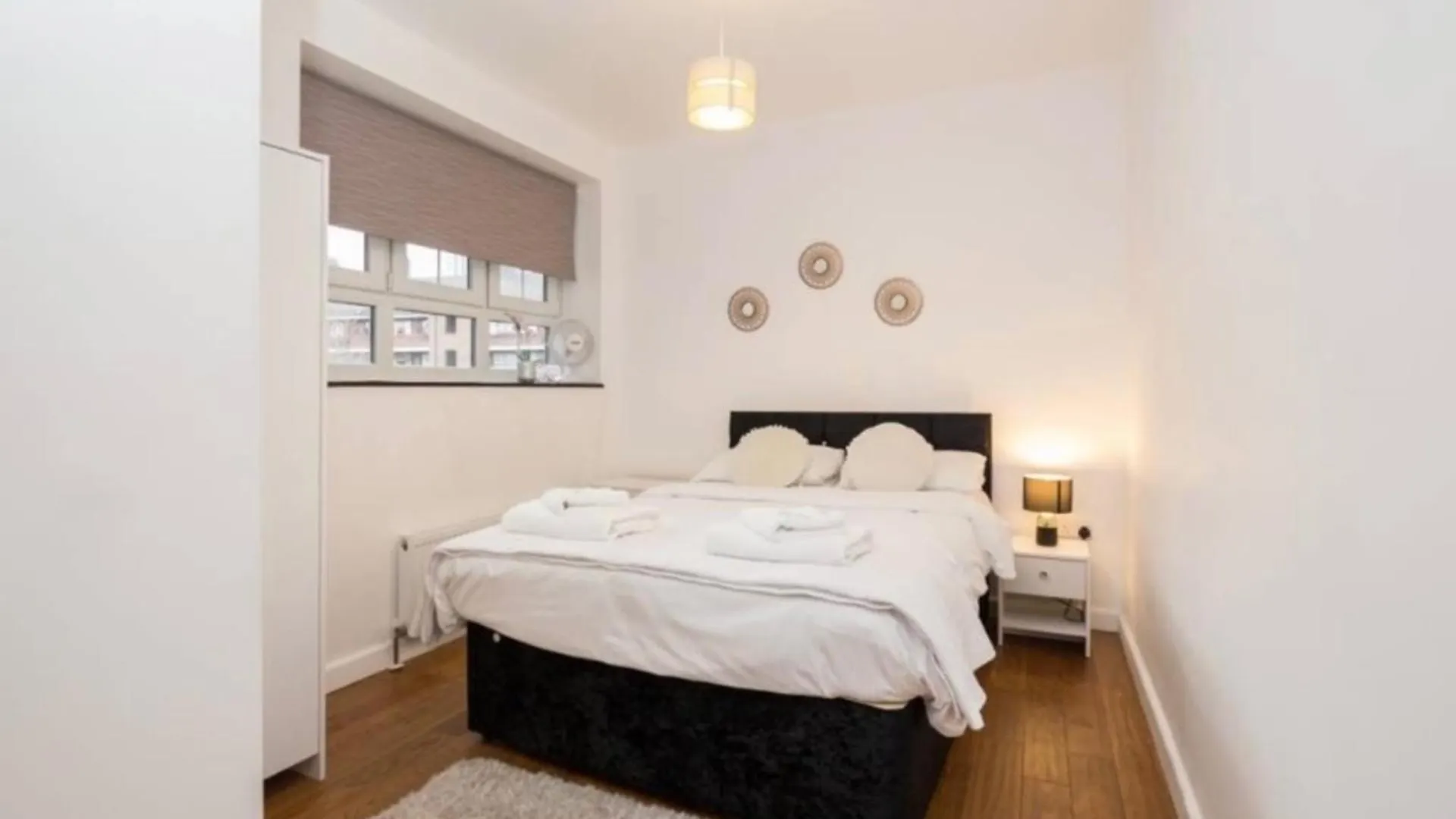 Modern London Apartment With 4 Bedrooms