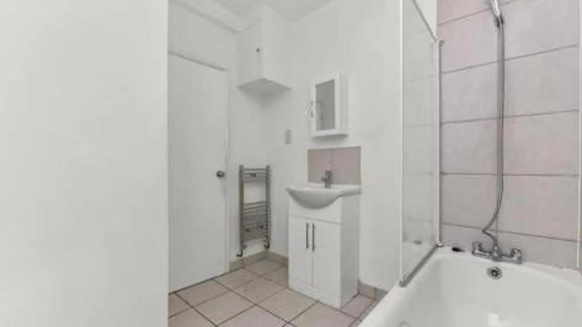 Modern London Apartment With 4 Bedrooms United Kingdom