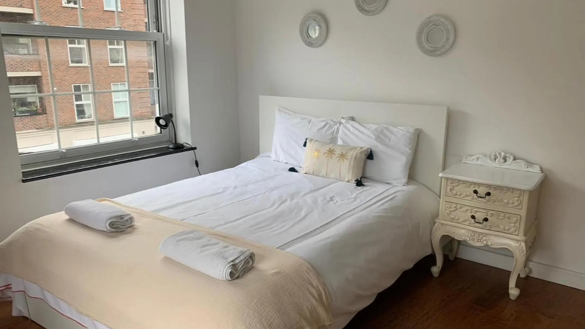 Modern London Apartment With 4 Bedrooms United Kingdom