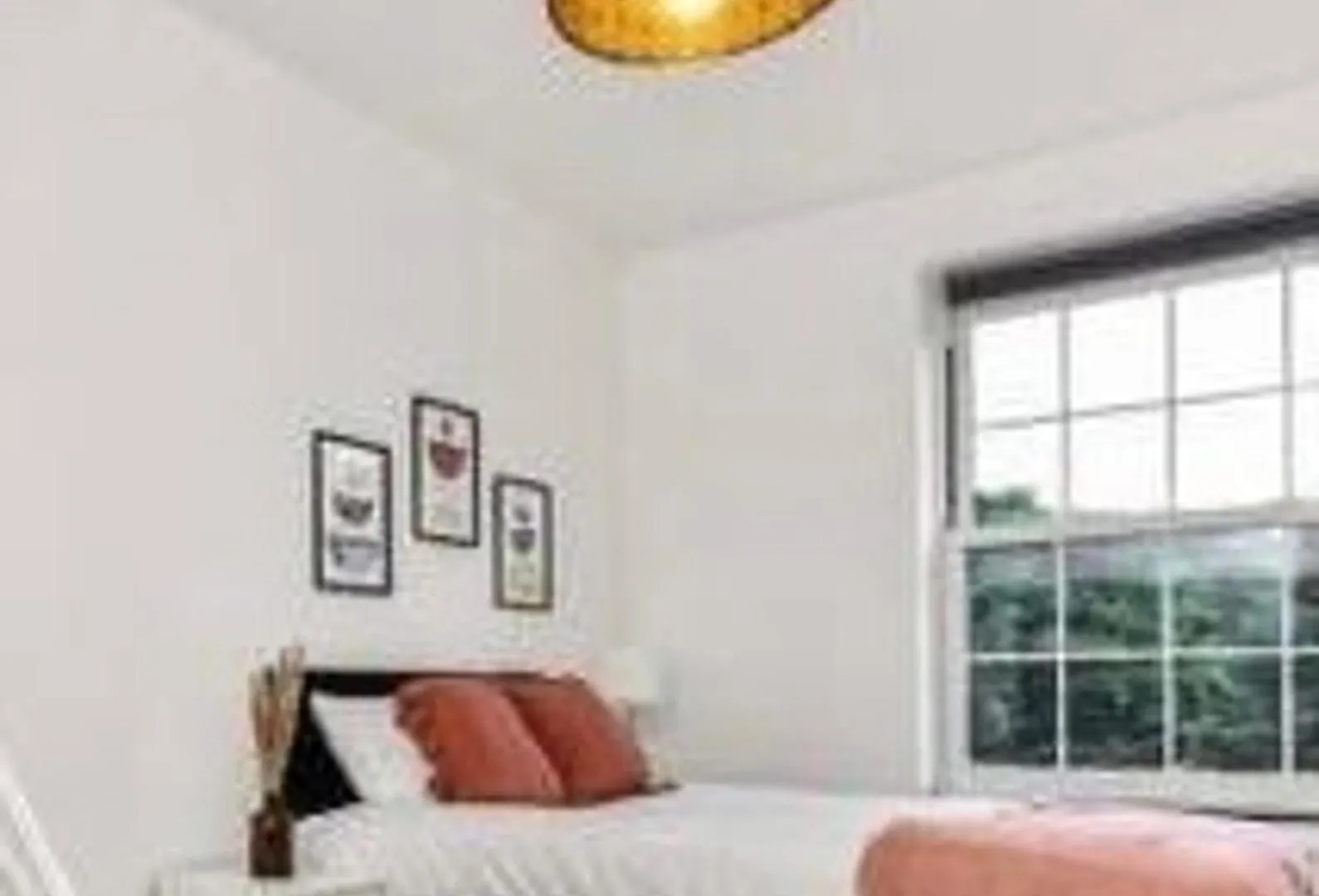 Modern London Apartment With 4 Bedrooms